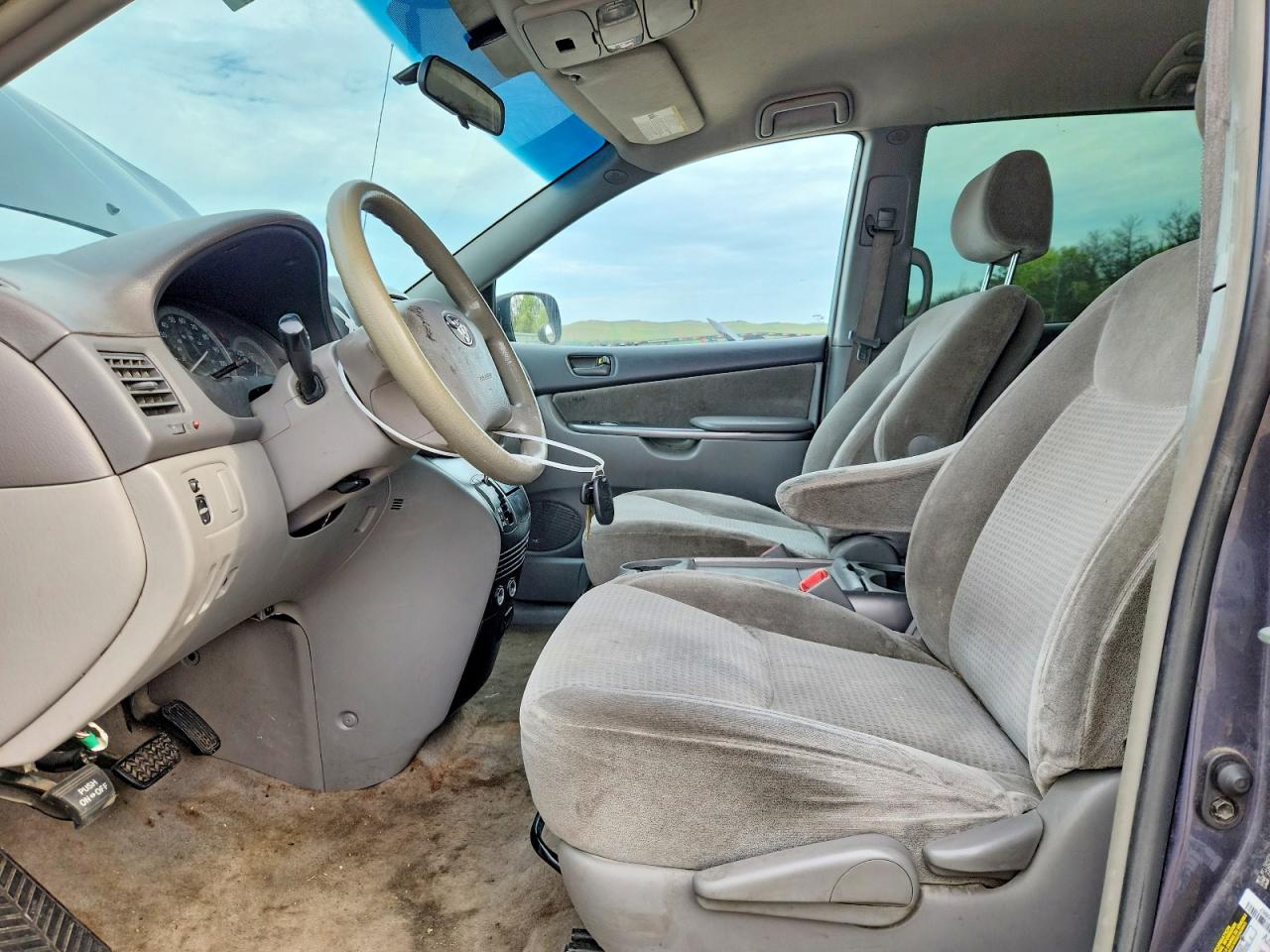 Toyota Sienna Ce 7 Passenger