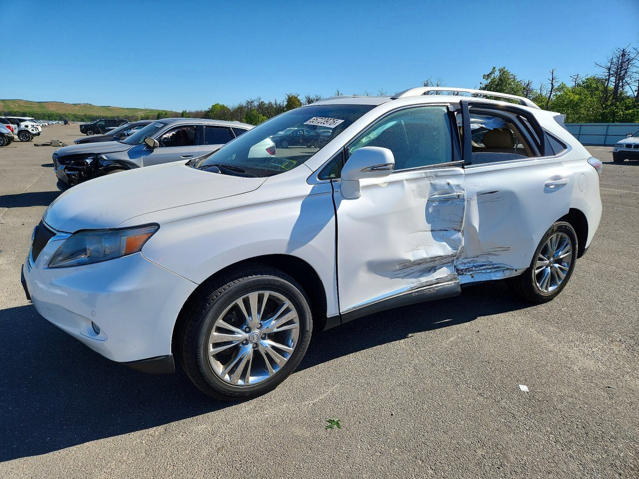 Salvage Lexus RX Image