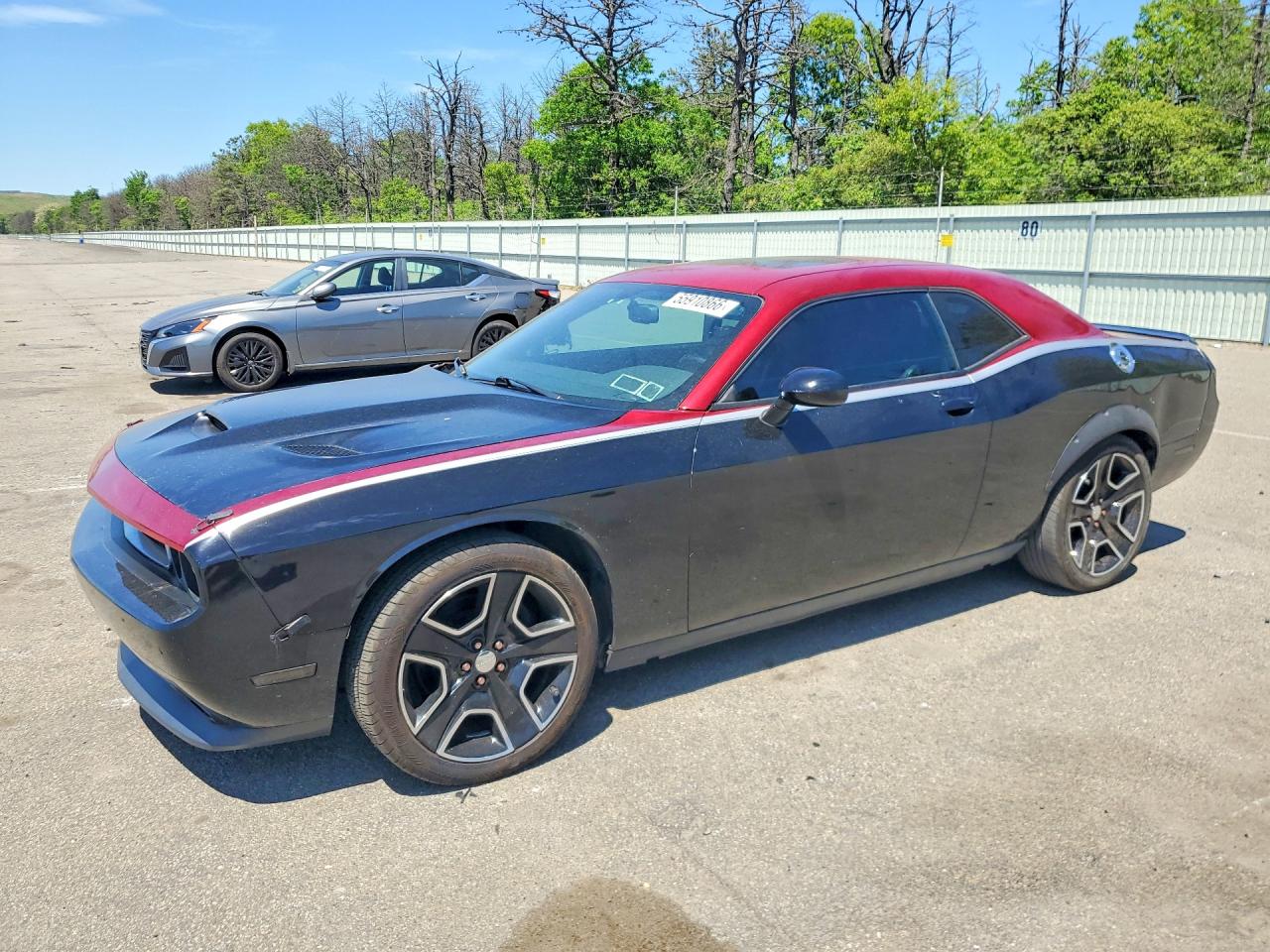 Salvage Dodge Challenger Image