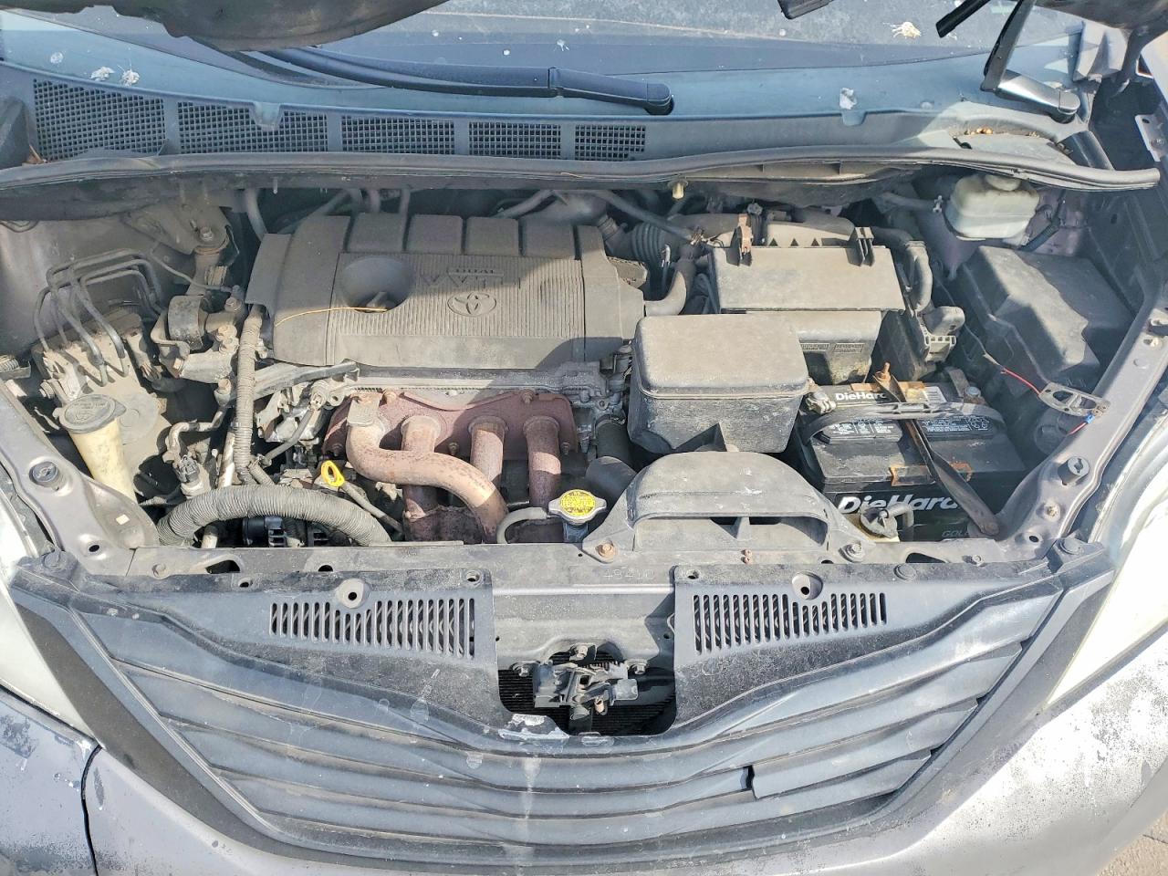 Toyota Sienna Base 7-passenger