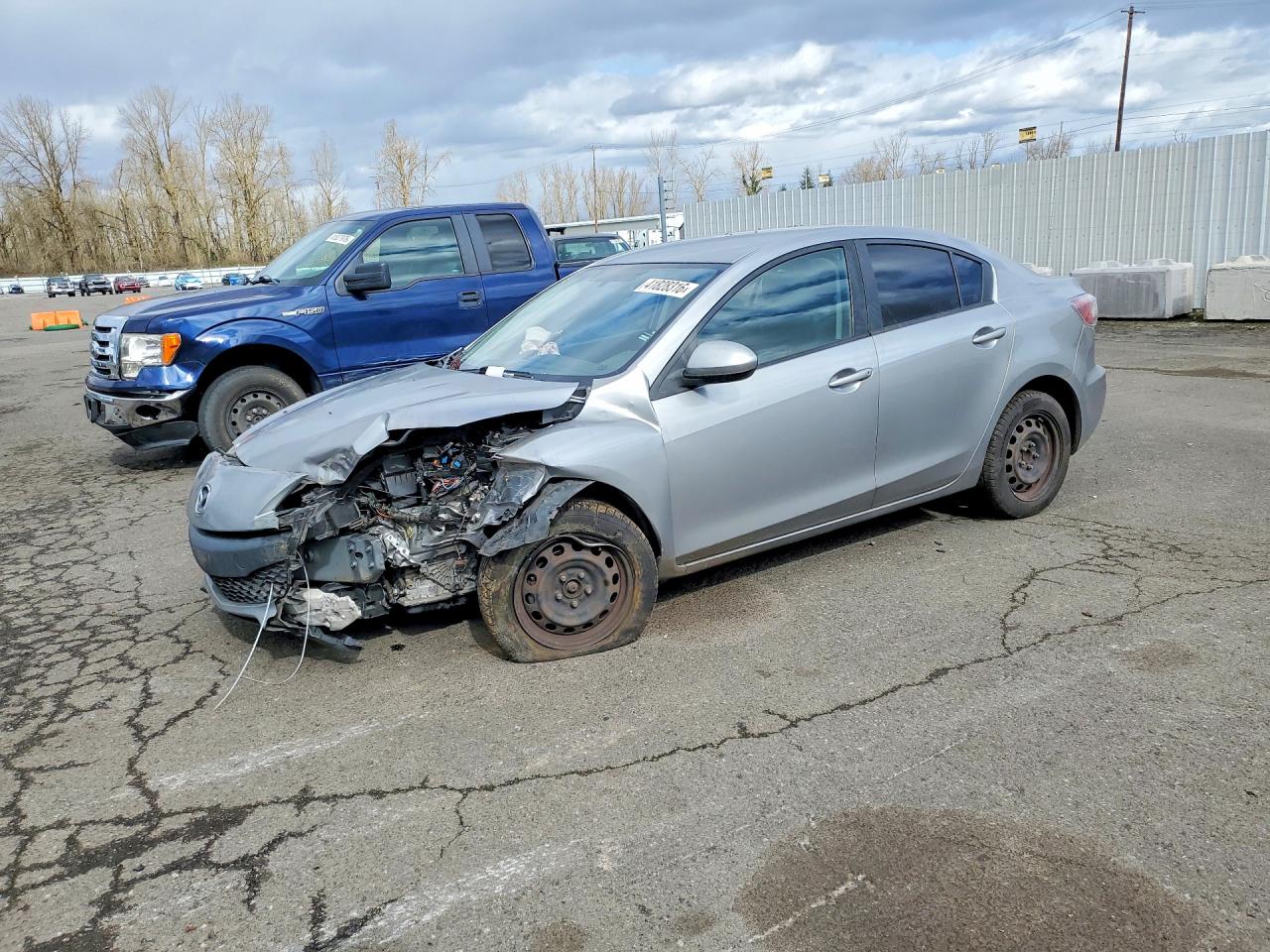 Salvage Mazda 3 Image
