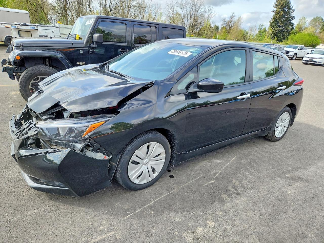Salvage Nissan LEAF Image