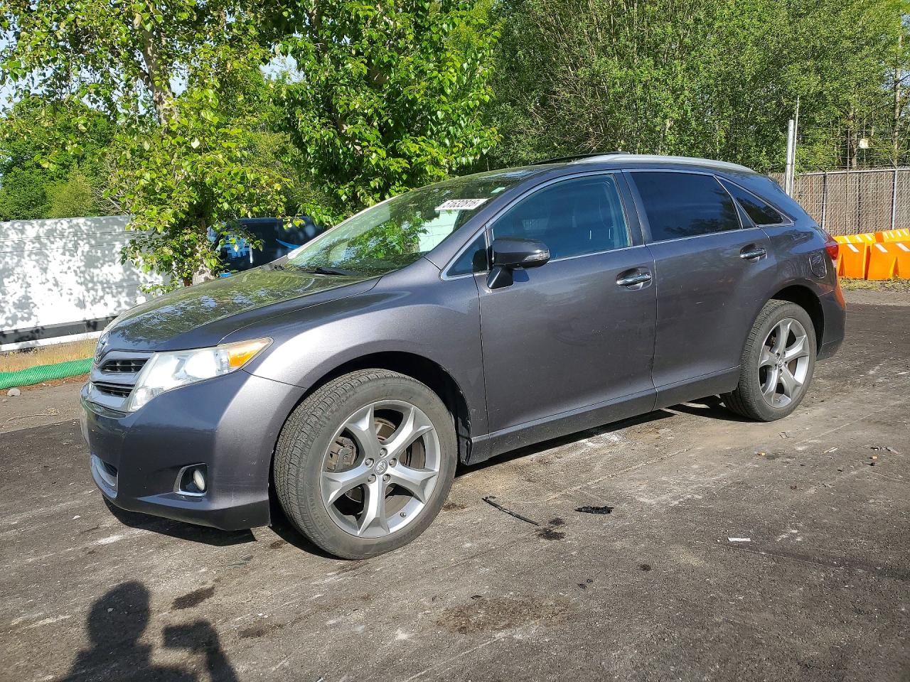 Salvage Toyota Venza Image