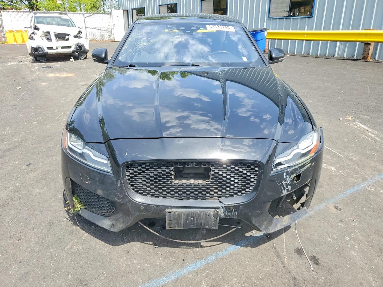 Jaguar XF Checkered Flag