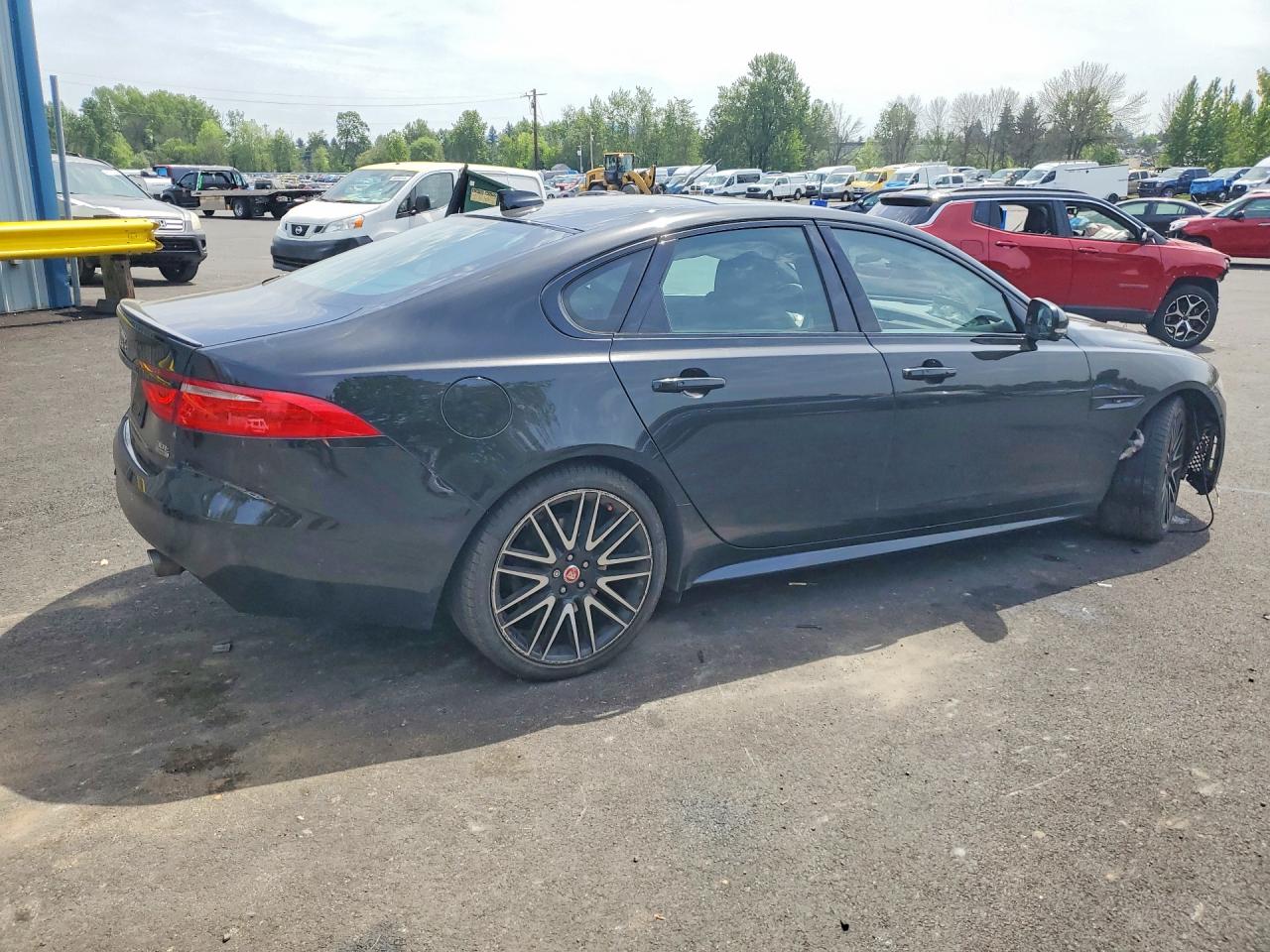 Jaguar XF Checkered Flag
