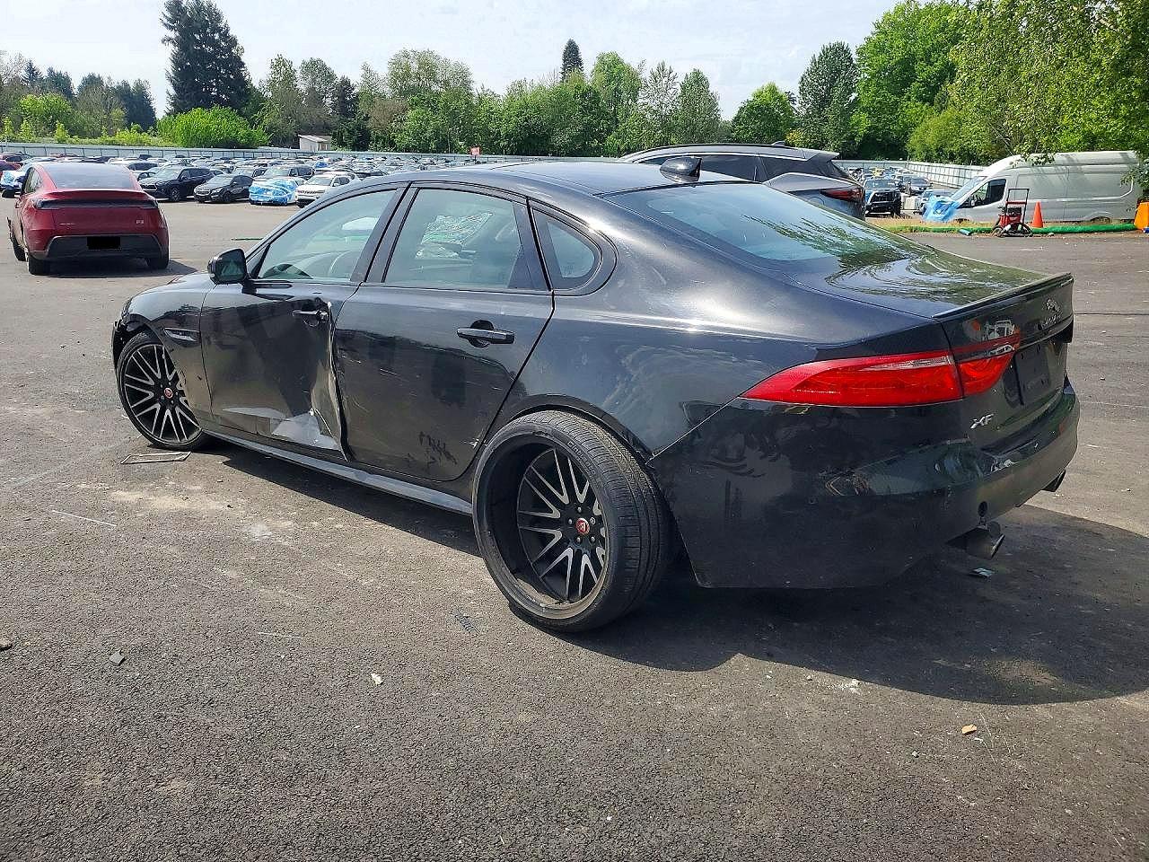 Jaguar XF Checkered Flag