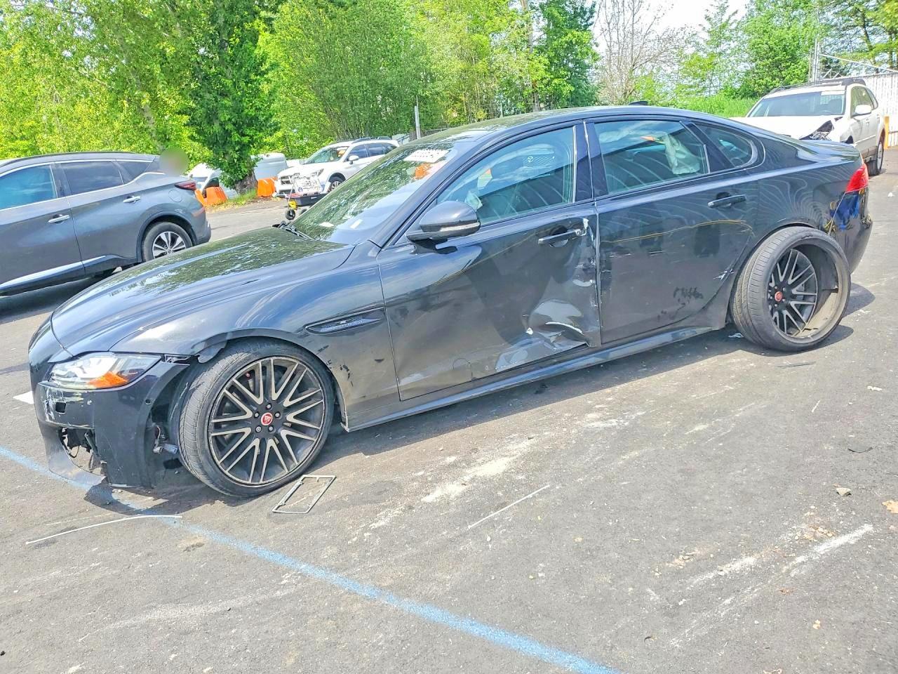 Salvage Jaguar XF Image