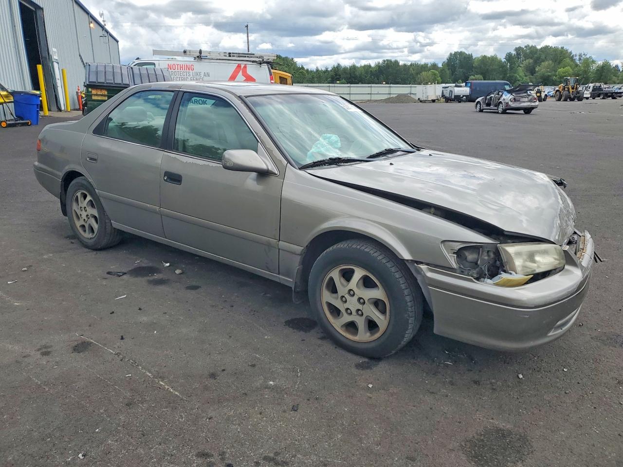 Toyota Camry Le V6