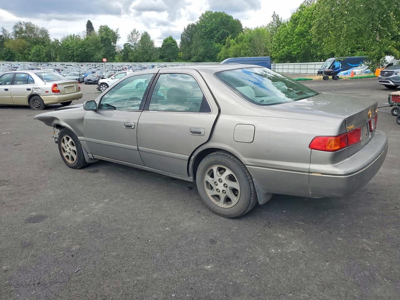 Toyota Camry Le V6