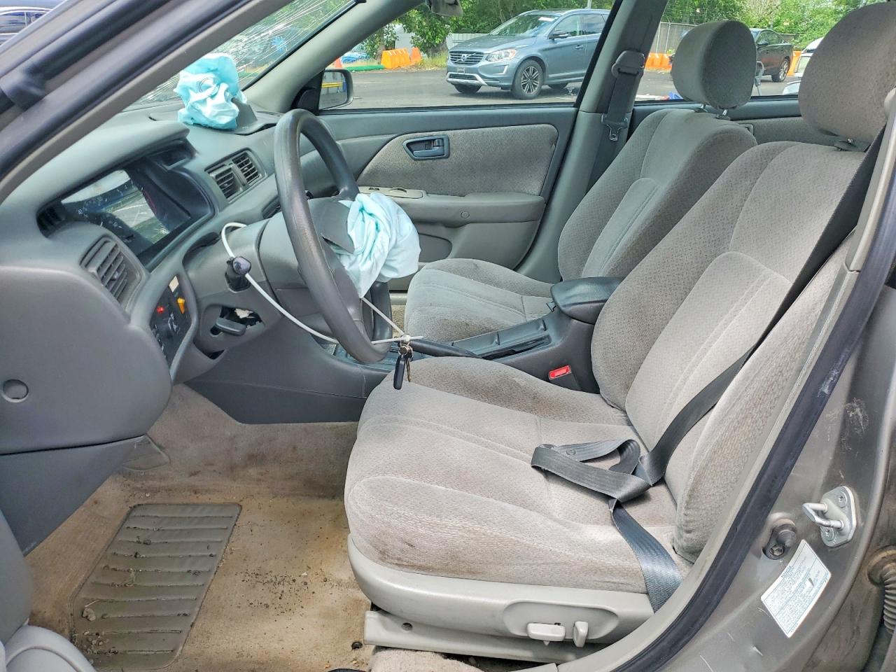 Toyota Camry Le V6