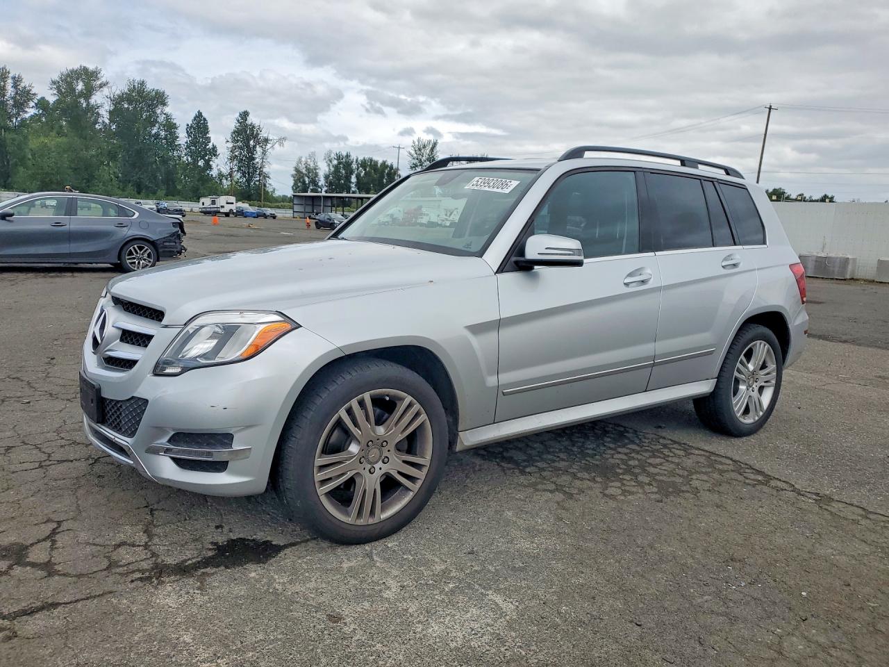 Salvage Mercedes-Benz GLK Image