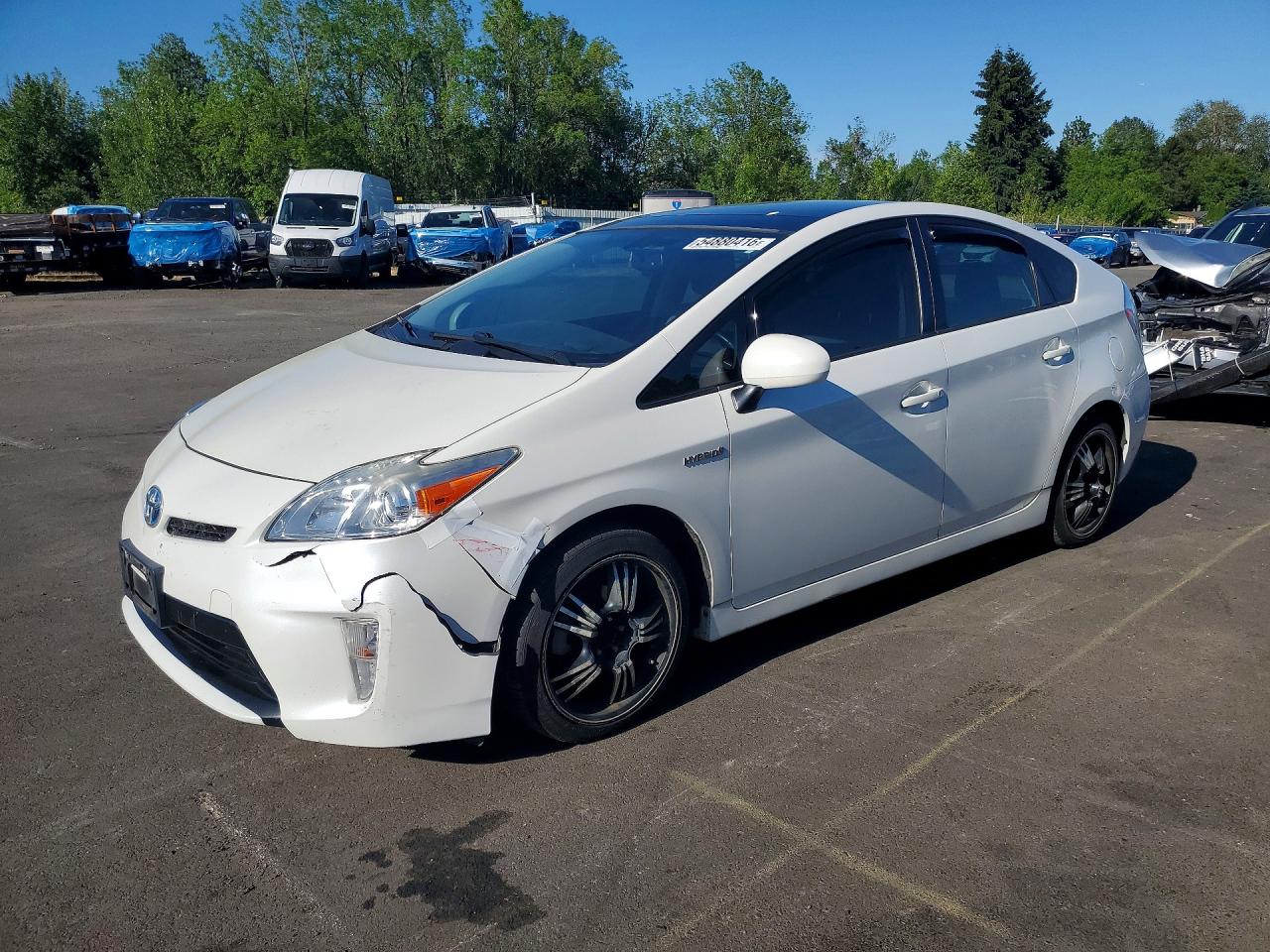 Salvage Toyota Prius Image
