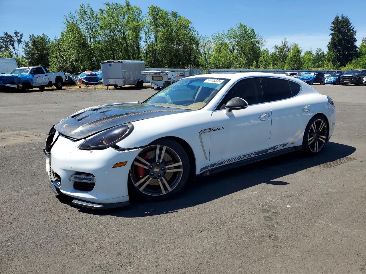 Salvage Porsche Panamera Image