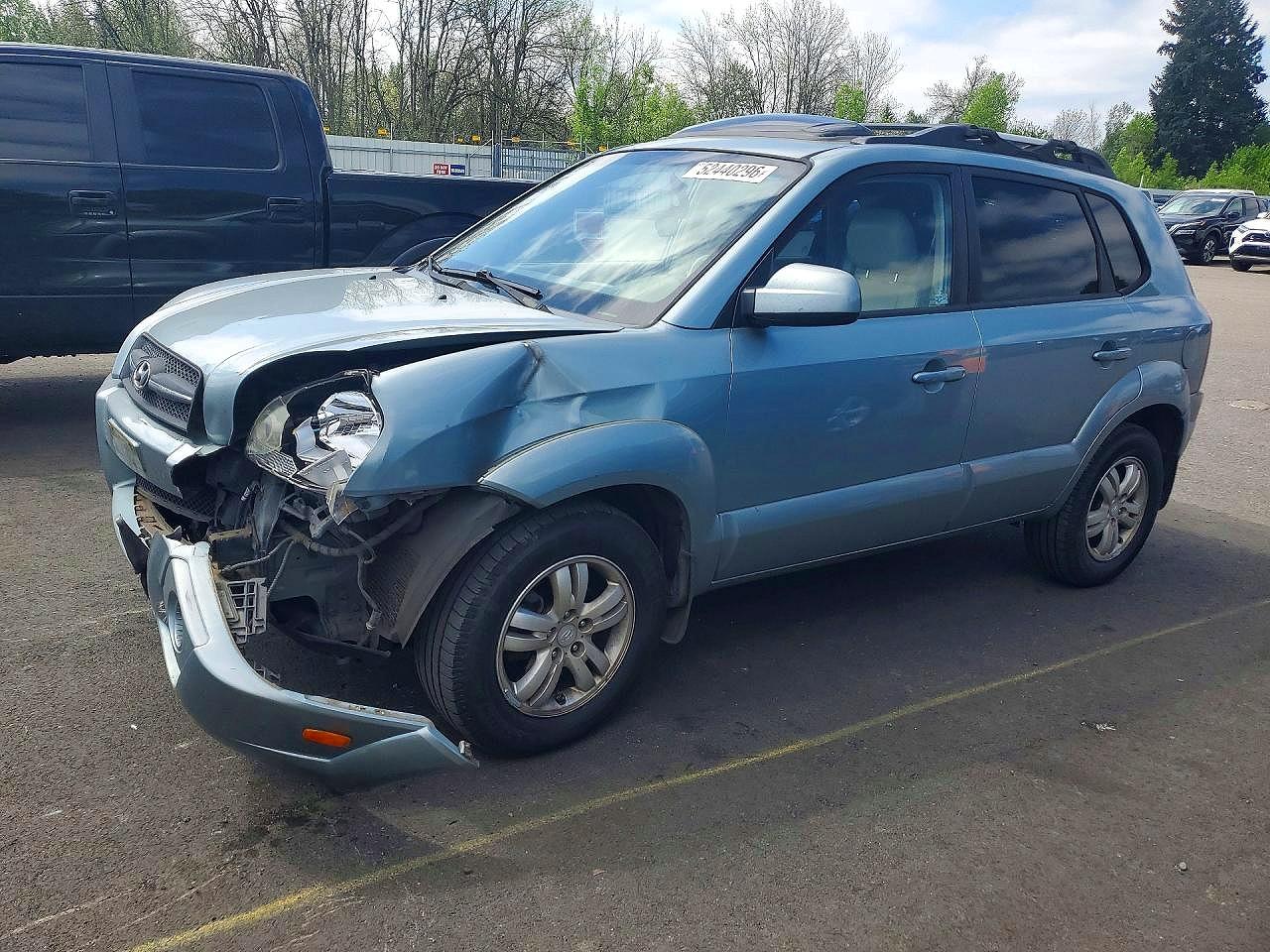 Salvage Hyundai TUCSON Image
