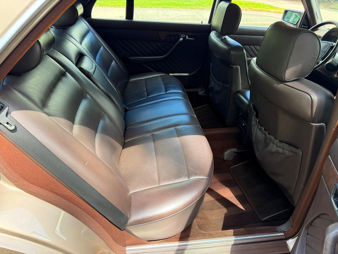 Mercedes-Benz 560-Class Sel