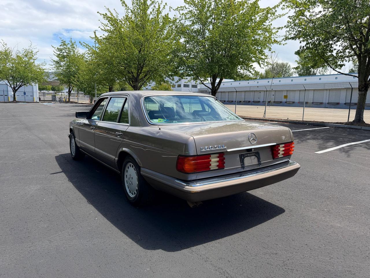 Mercedes-Benz 560-Class Sel