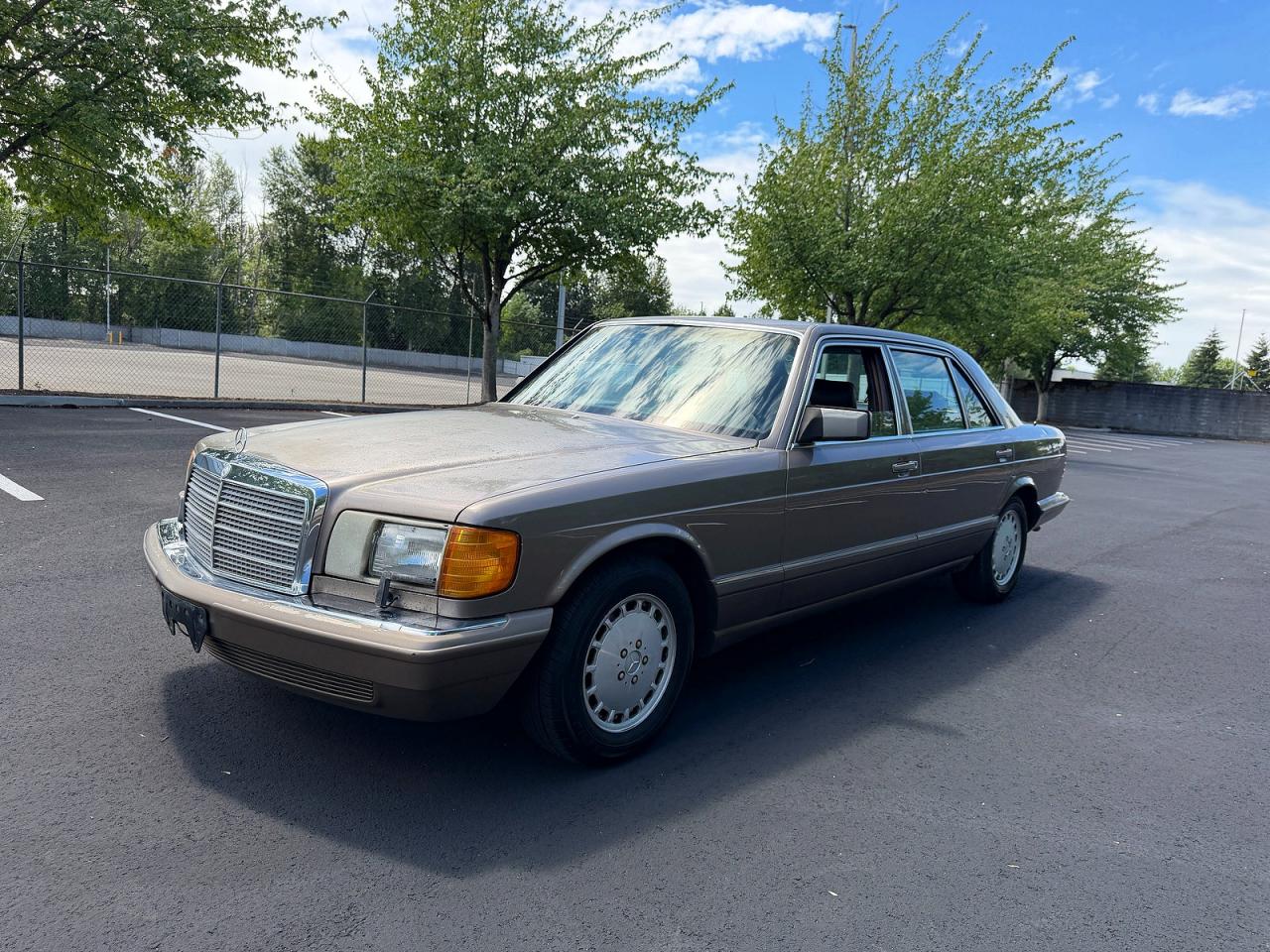 Mercedes-Benz 560-Class Sel