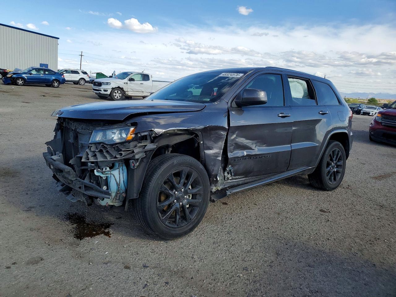 Salvage Jeep Cherokee Image