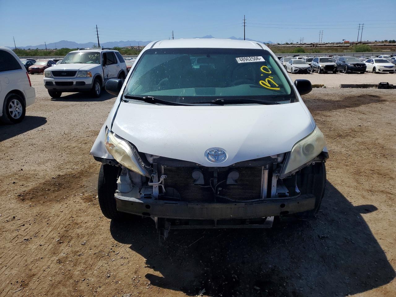 Toyota Sienna Base 7-passenger