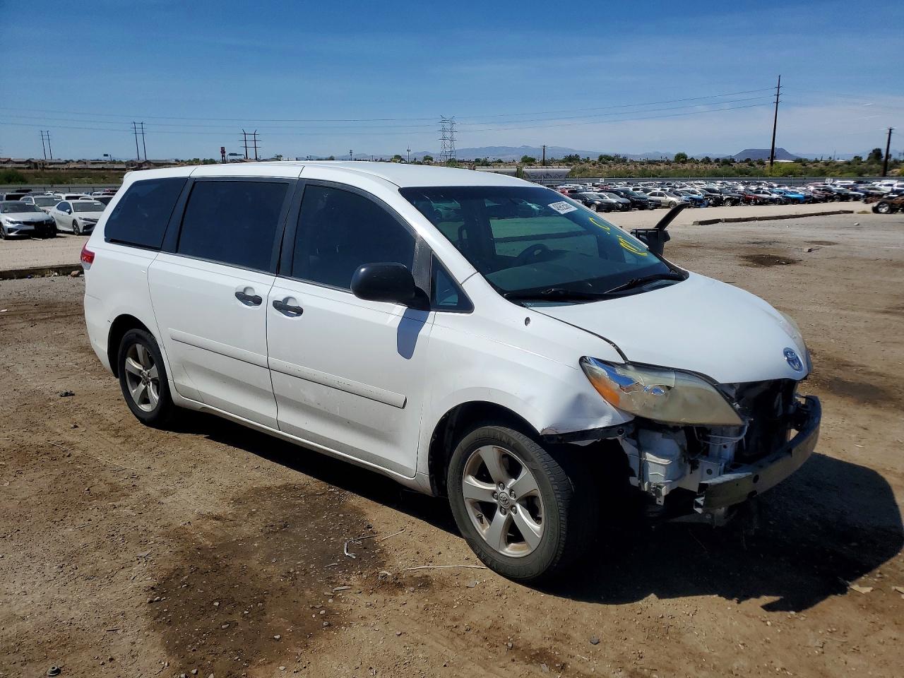 Toyota Sienna Base 7-passenger
