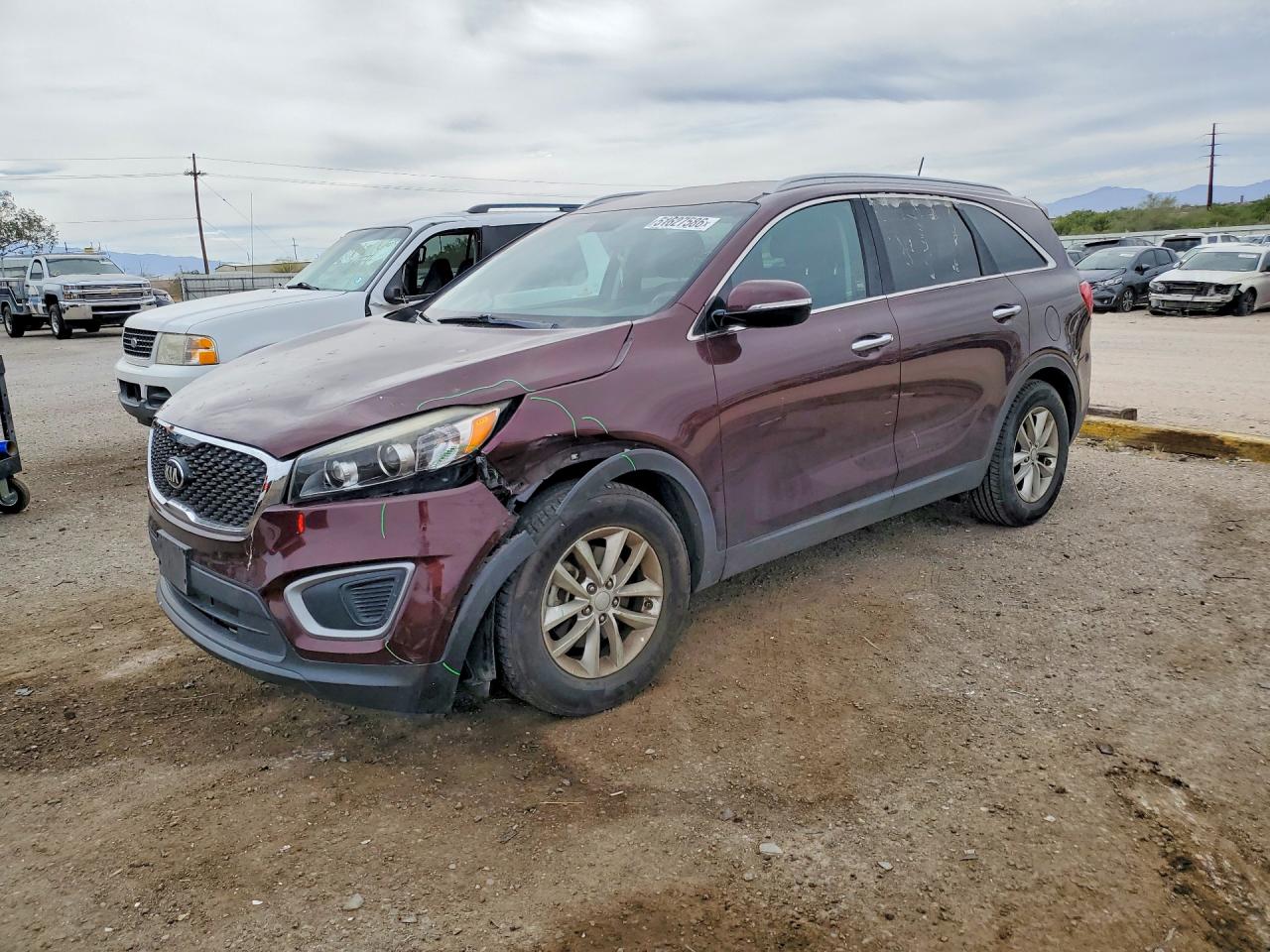 Salvage Kia Sorento Image