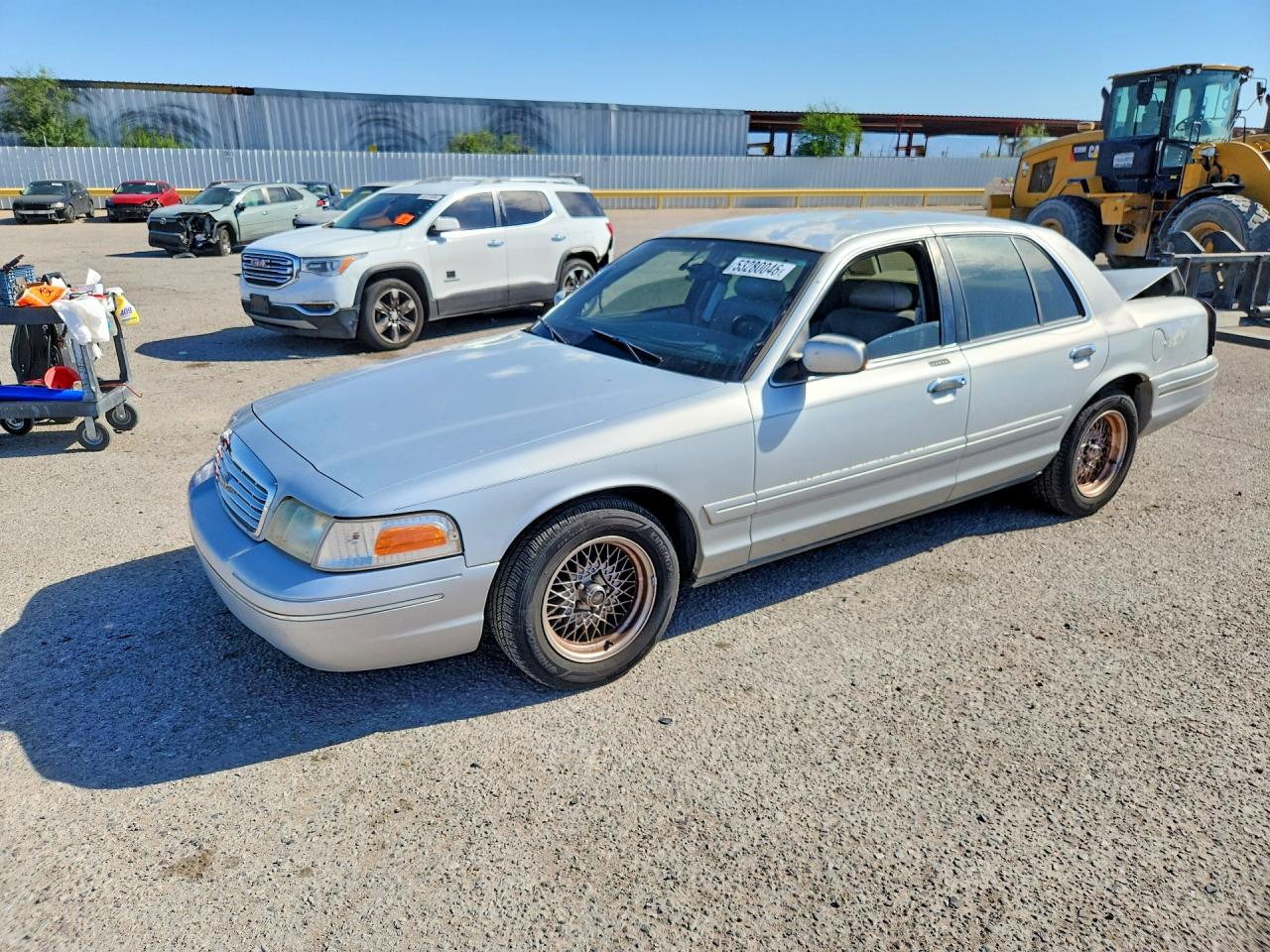 Salvage Ford Crown Vic Image