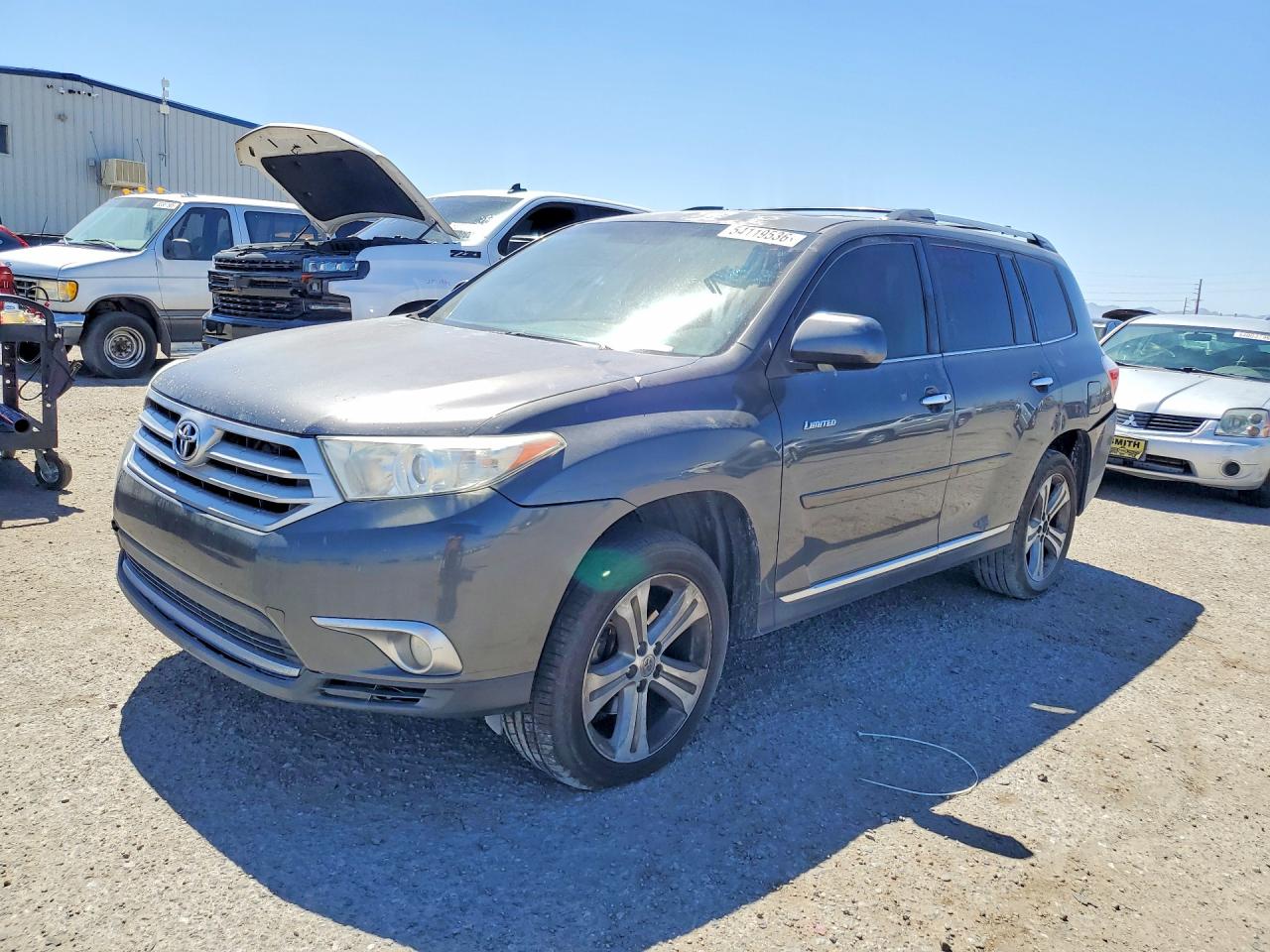 Salvage Toyota Highlander Image