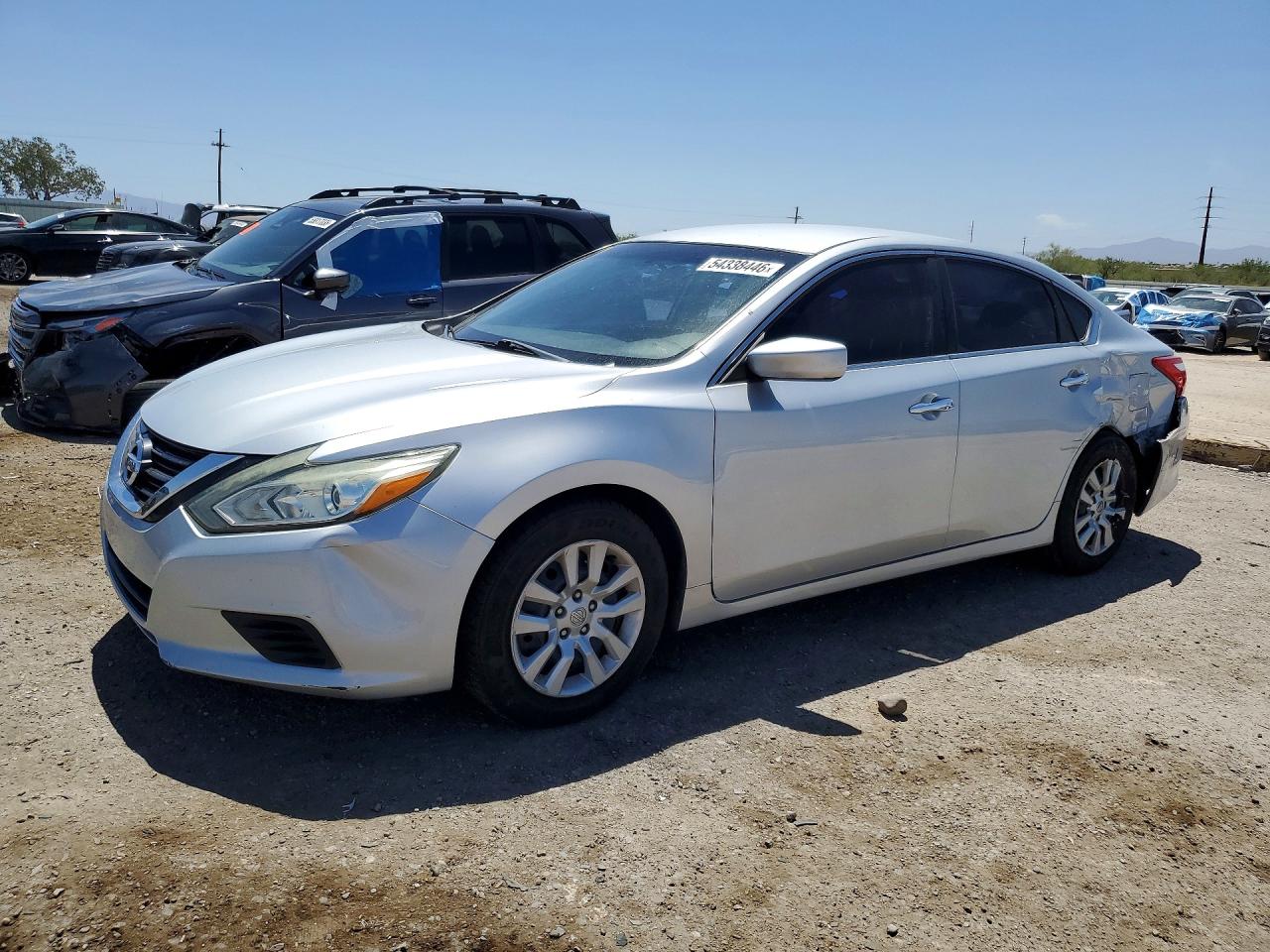 Salvage Nissan Altima Image