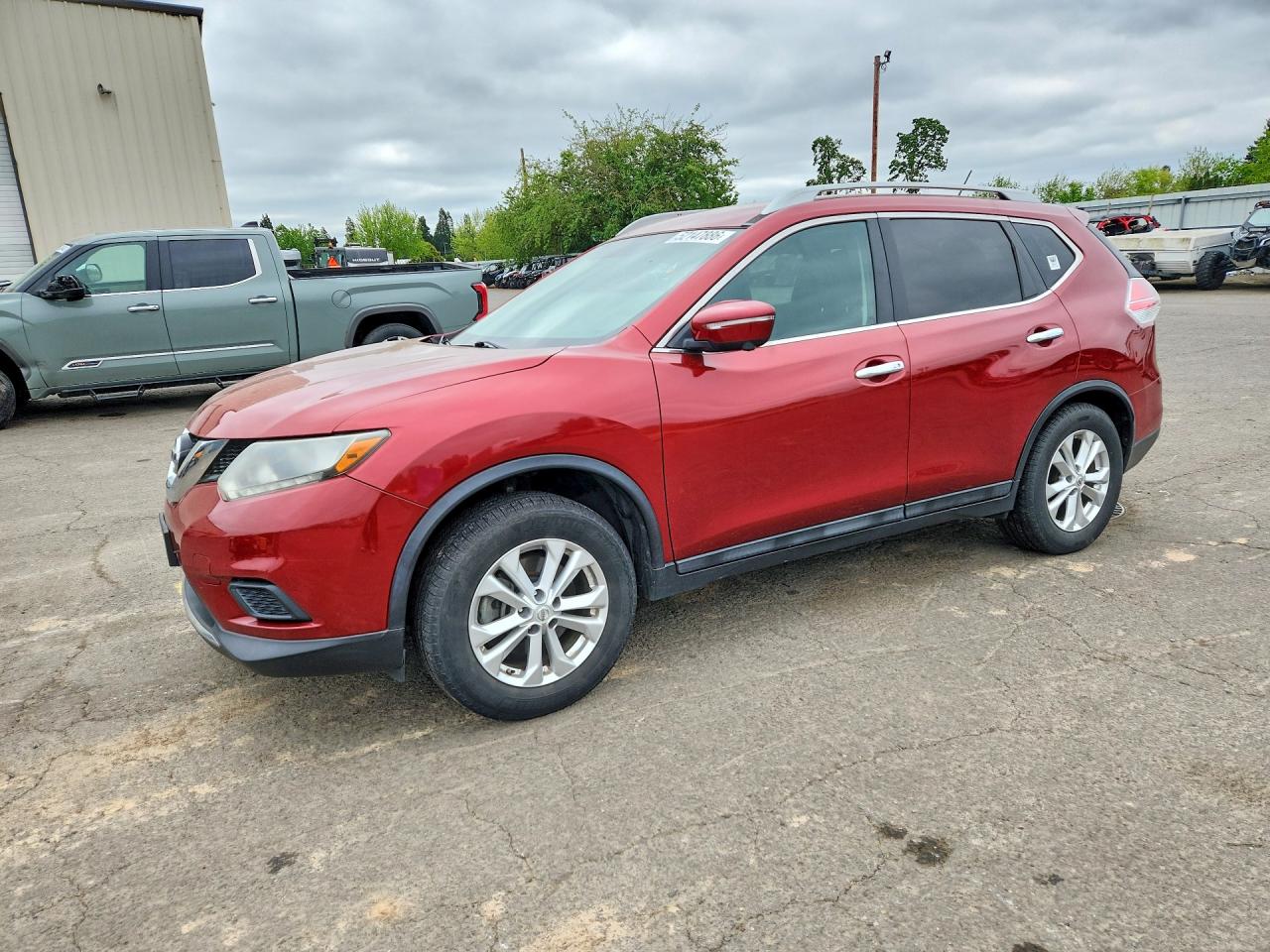 Salvage Nissan Rogue Image