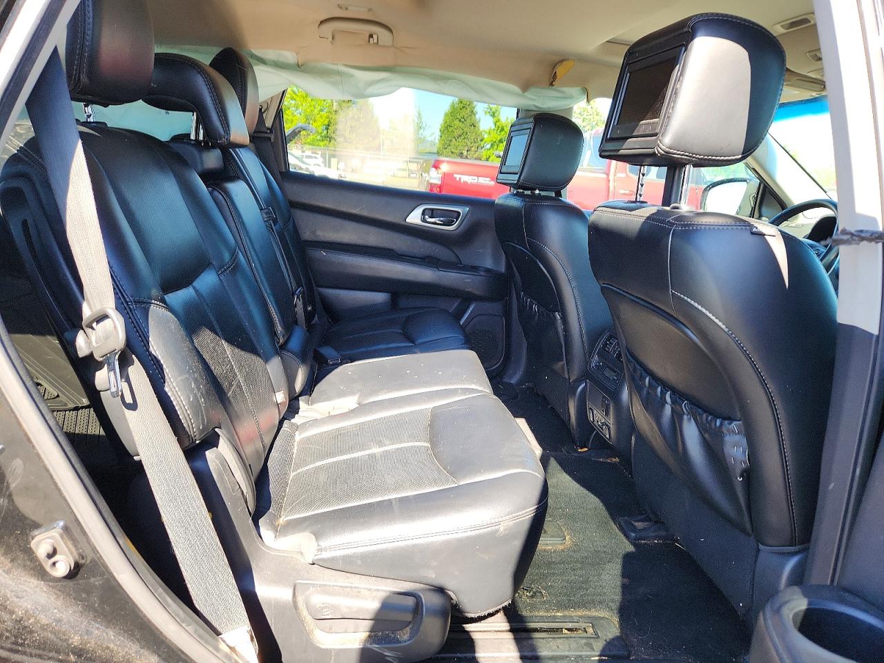 Nissan Pathfinder Platinum