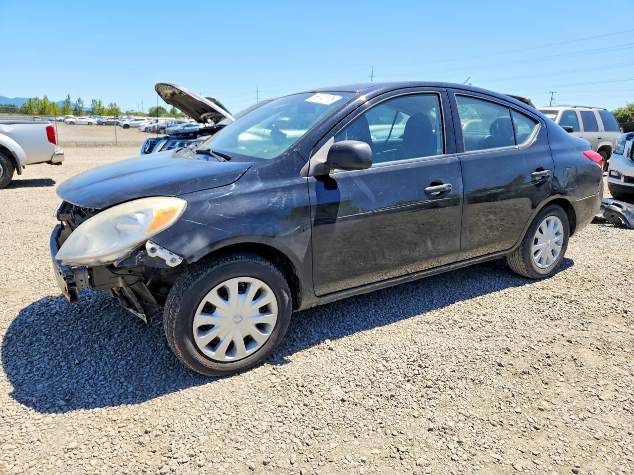 Salvage Nissan Versa Image