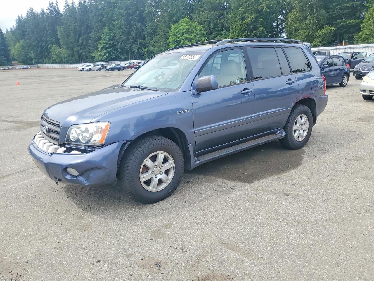 Salvage Toyota Highlander Image