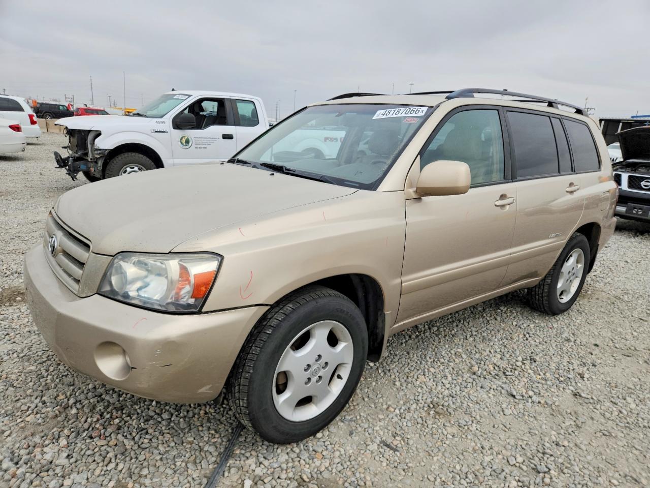 Salvage Toyota Highlander Image