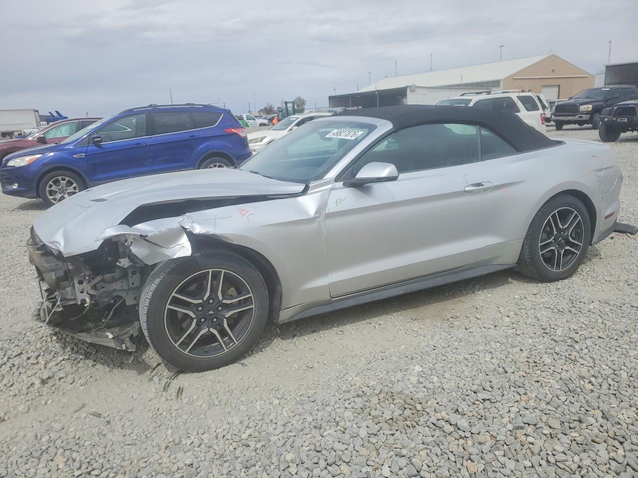 Salvage Ford Mustang Image