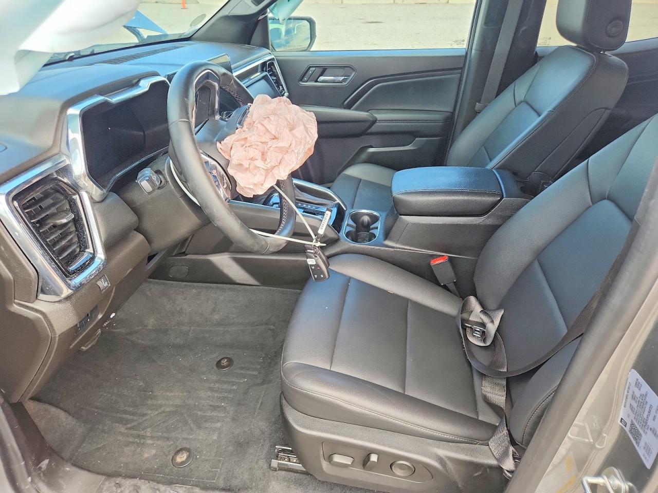 GMC Canyon Elevation