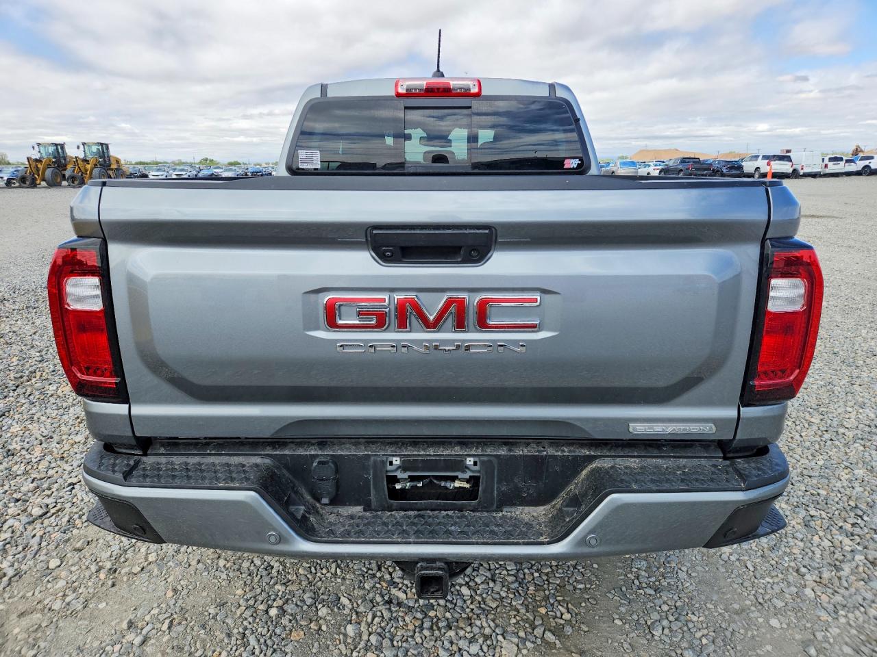GMC Canyon Elevation