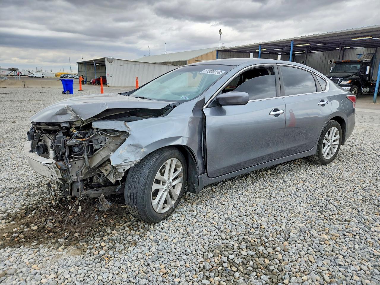 Salvage Nissan Altima Image