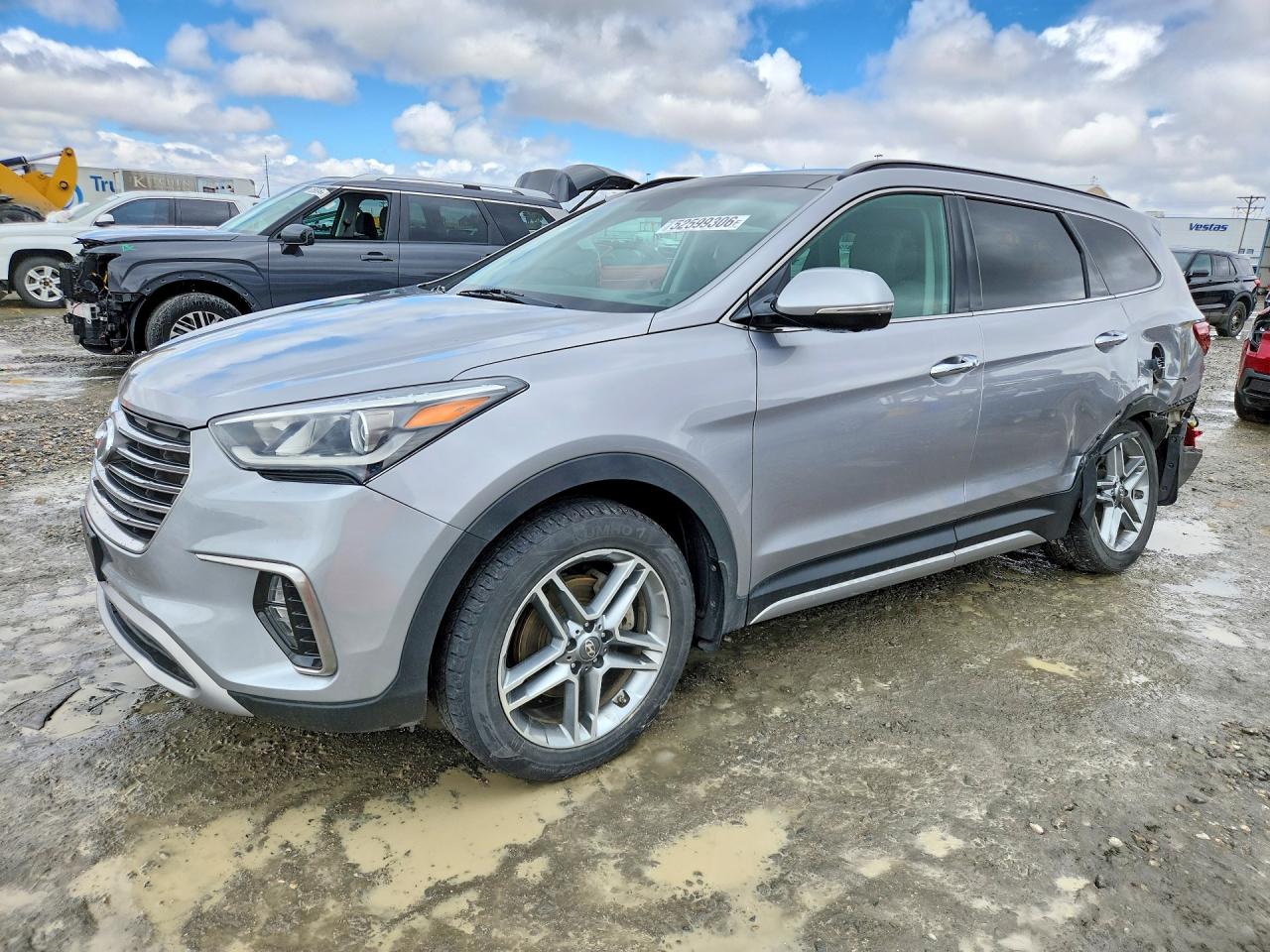 Salvage Hyundai SANTA FE Image