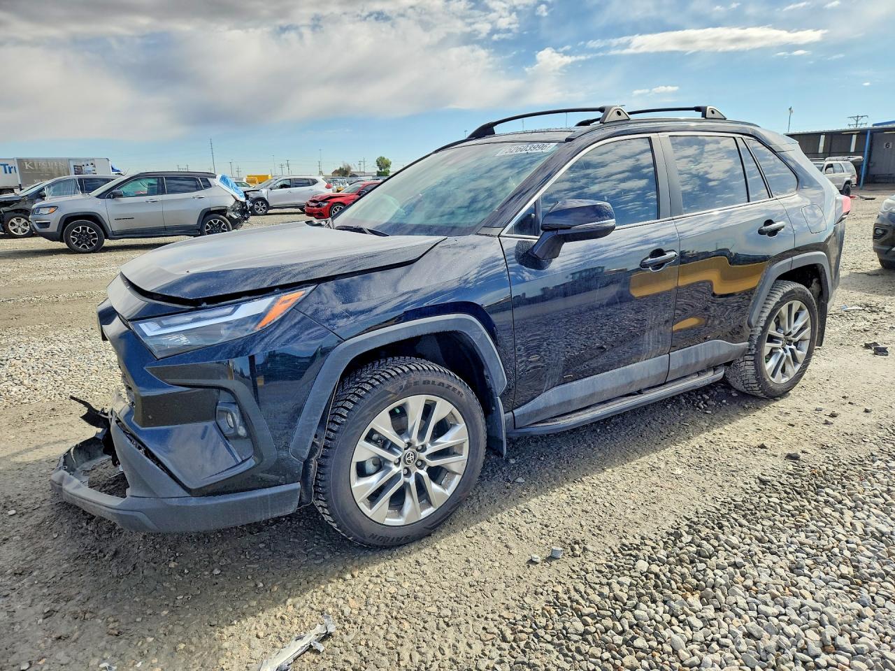 Salvage Toyota RAV4 Image