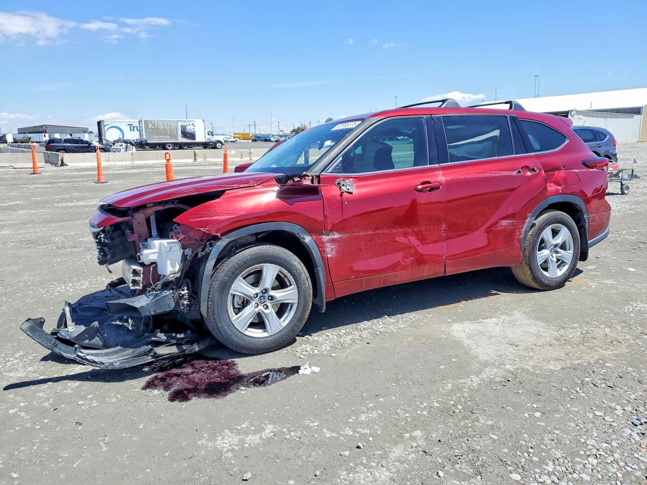 Salvage Toyota Highlander Image