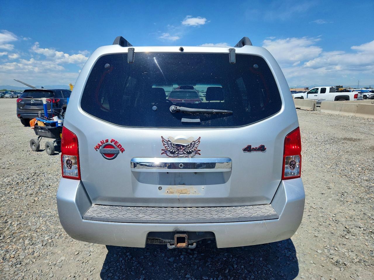 Nissan Pathfinder S