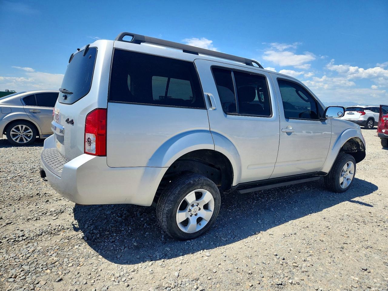 Nissan Pathfinder S