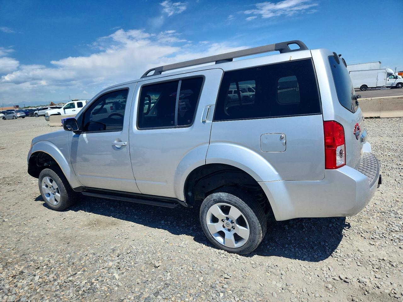 Nissan Pathfinder S