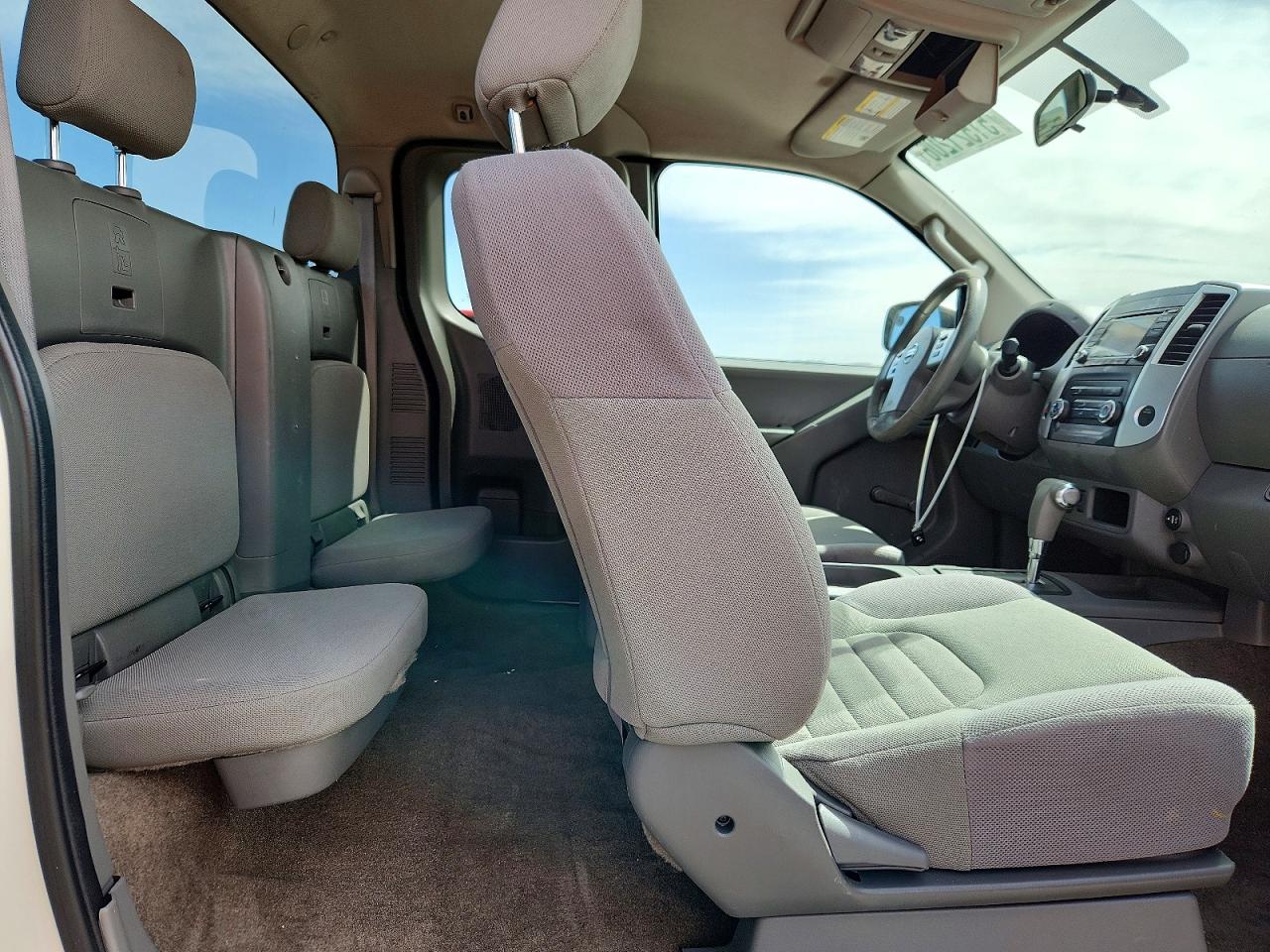 Nissan Frontier S