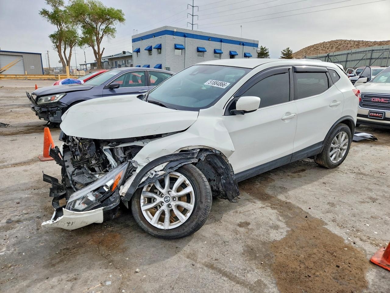 Salvage Nissan Rogue Image