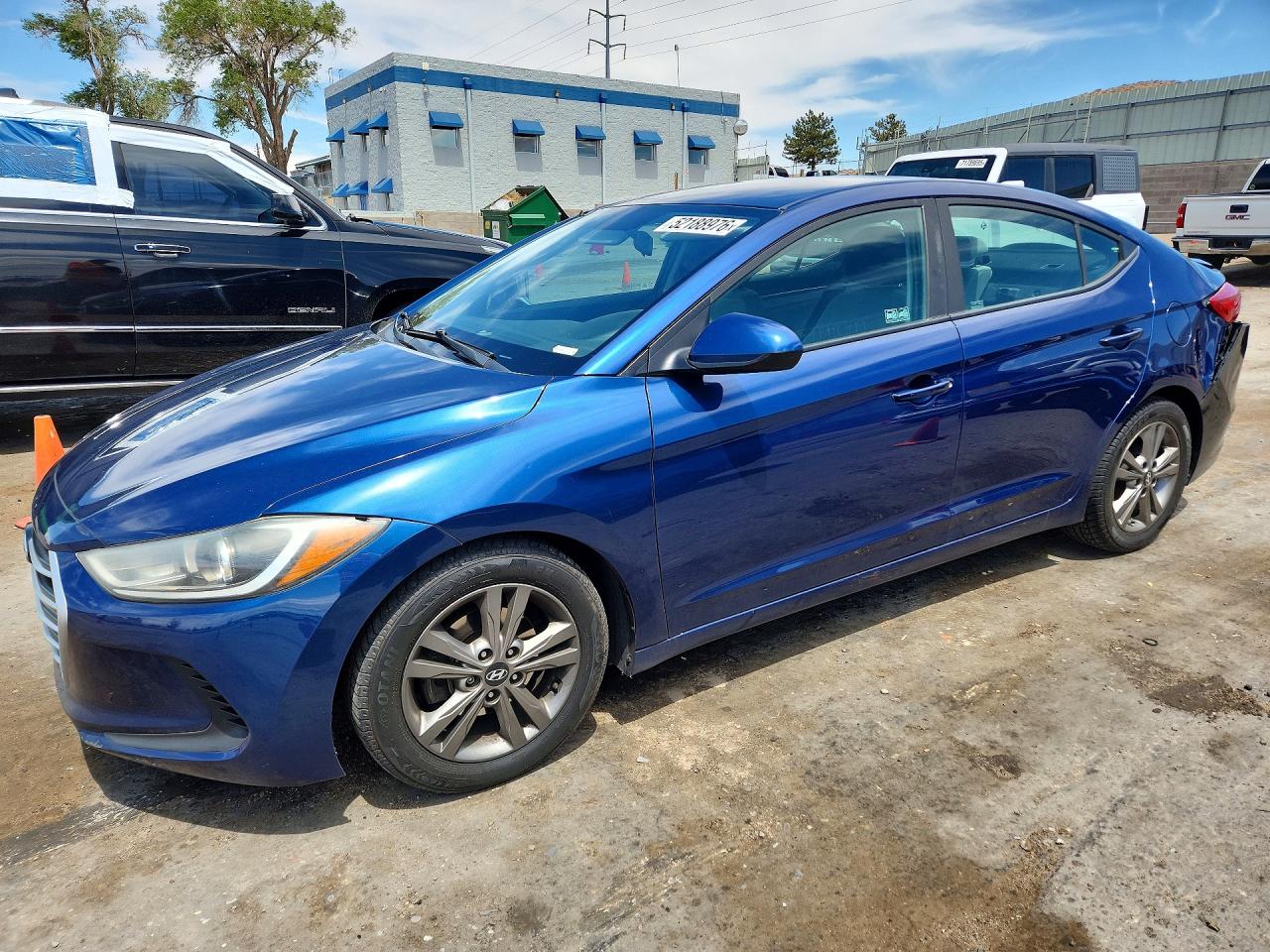 Salvage Hyundai ELANTRA Image
