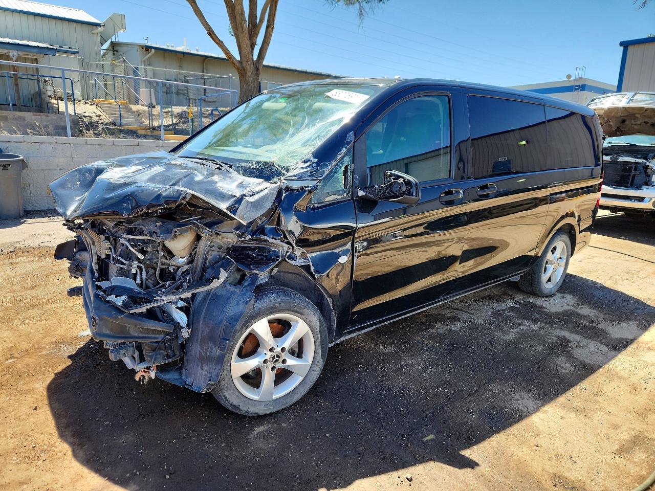 Salvage Mercedes-Benz Metris Image