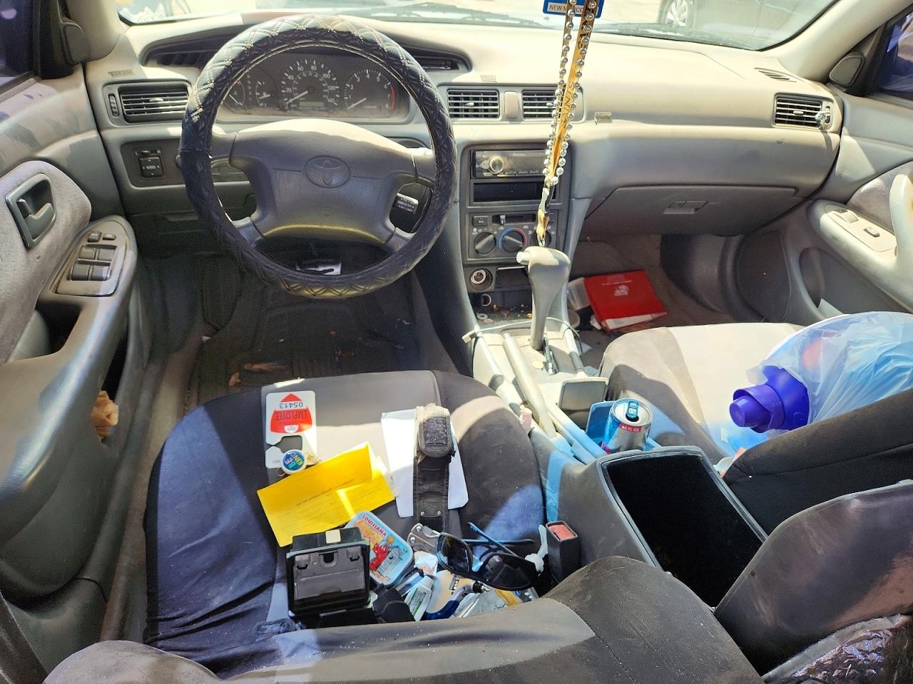 Toyota Camry Le V6