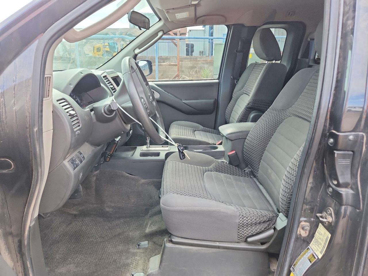 Nissan Frontier Sv V6