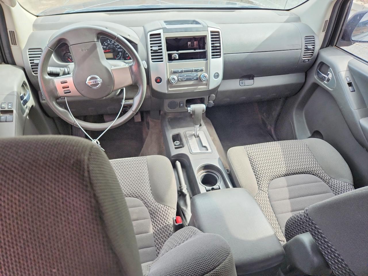 Nissan Frontier Sv V6